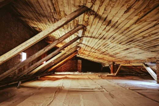 Isolation des combles perdus : prix, méthode et aides